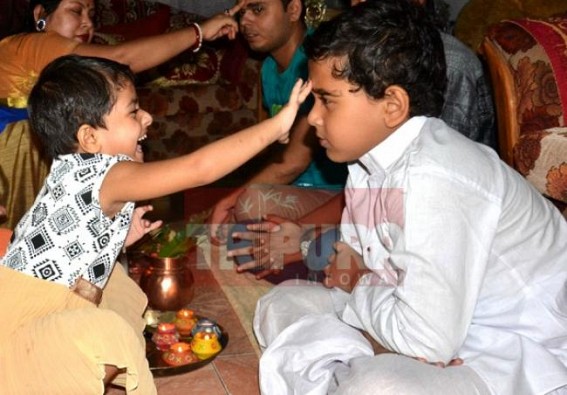 Tripura celebrates ‘Bhai-Phota’ : Sisters prayed for their brothers’ long lives Tripura celebrates ‘Bhai-Phota’ : Sisters prayed for their brothers’ long lives